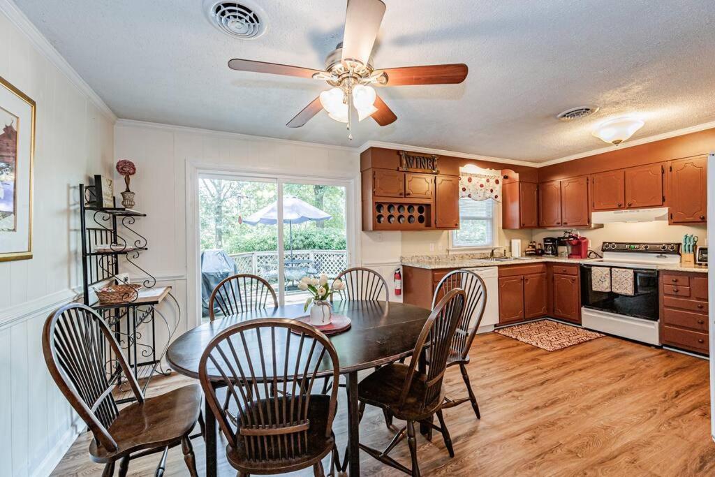 Kelly'S Comfortable Quinton Home Exterior photo